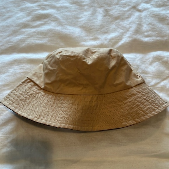 Reversible bucket hat - Picture 2 of 3
